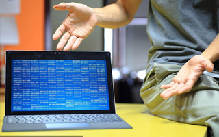 黄冈 ,php声明和调用变量的符号是什么？